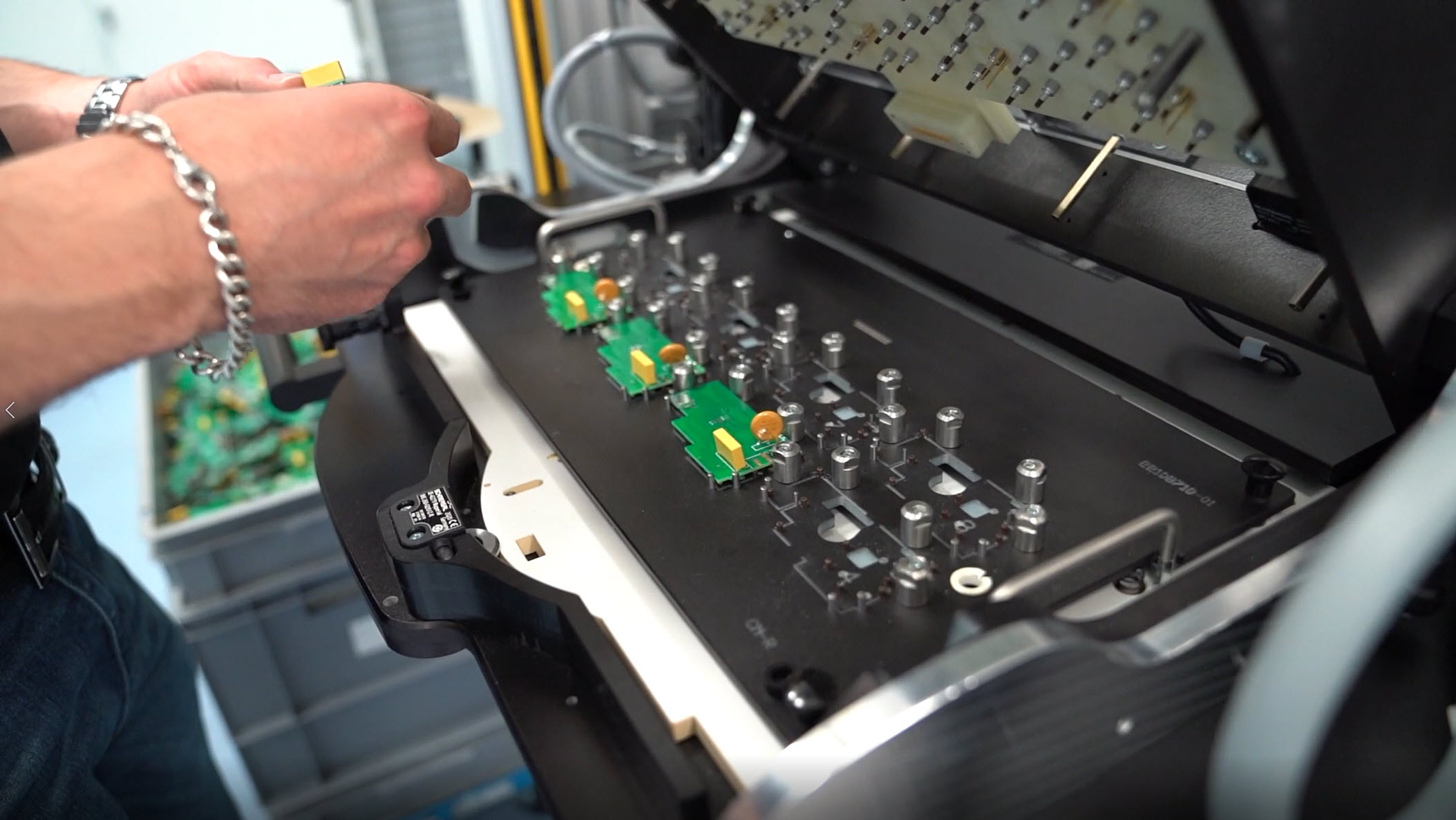 Testautomatisierungssystem Innenansicht Beckhoff SPS